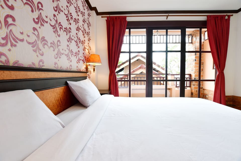 Deluxe Double Room | Minibar, desk, WiFi (free)