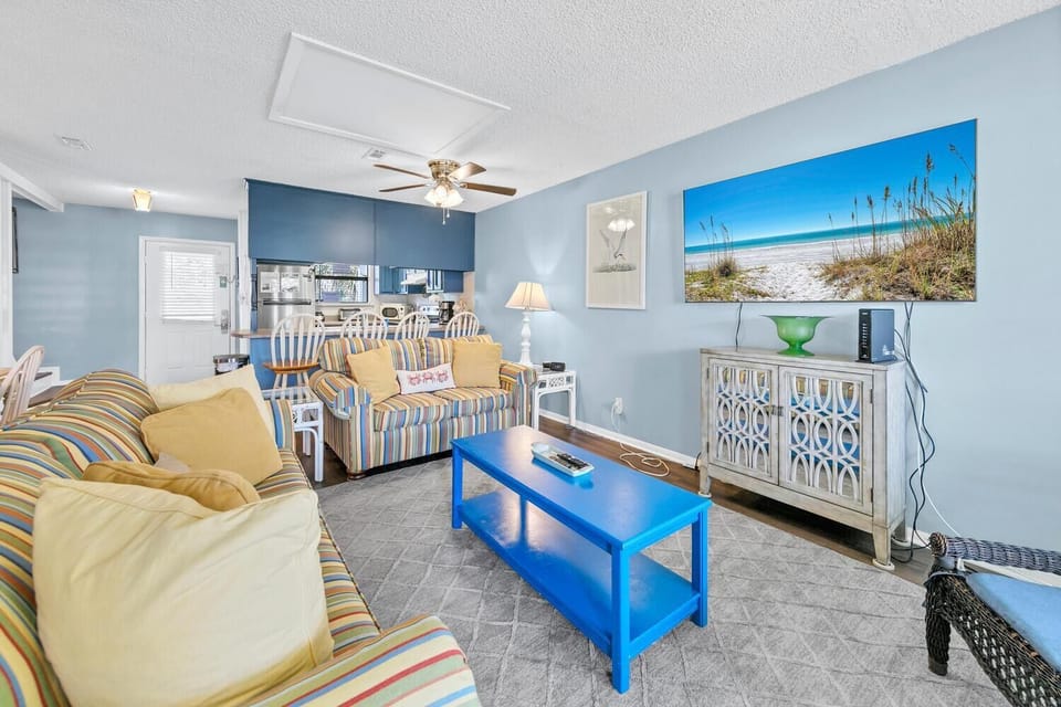 House, Multiple Beds (Laguna Beach Breeze) | Living area