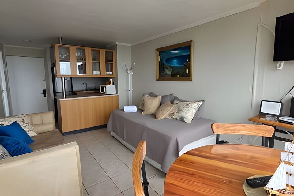 Apartment | Living area | TV