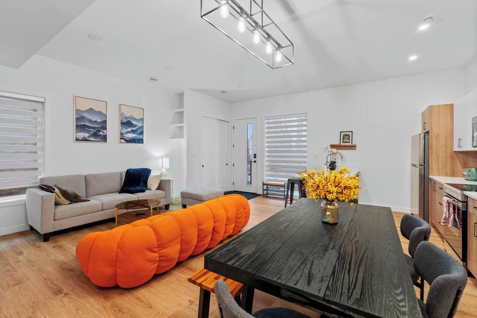 Apartment, 3 Bedrooms | Living room