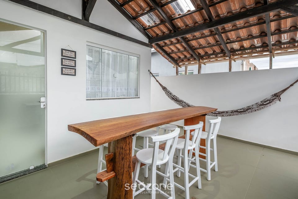 Basic Apartment | Dining