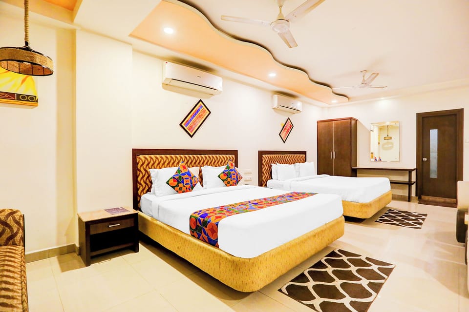 Egyptian cotton sheets, premium bedding, in-room safe, free WiFi