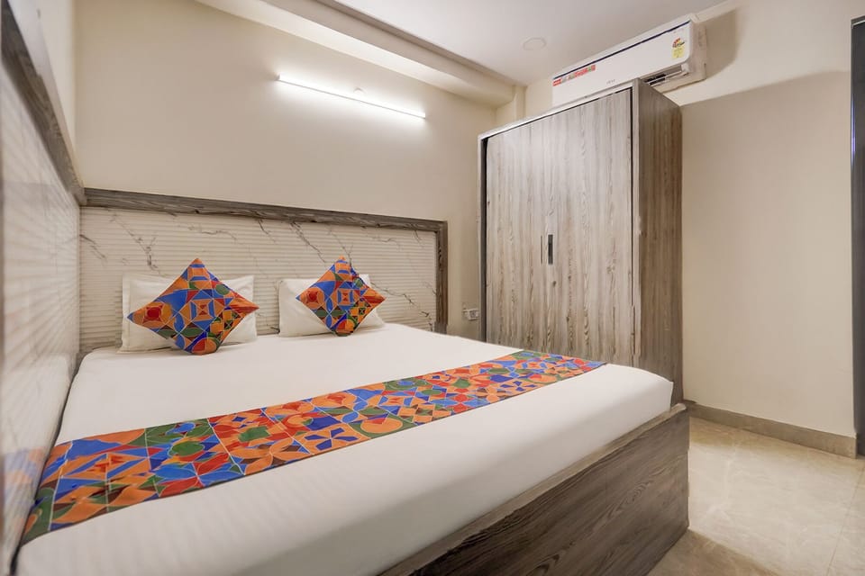 Family Room | Egyptian cotton sheets, premium bedding, in-room safe, desk