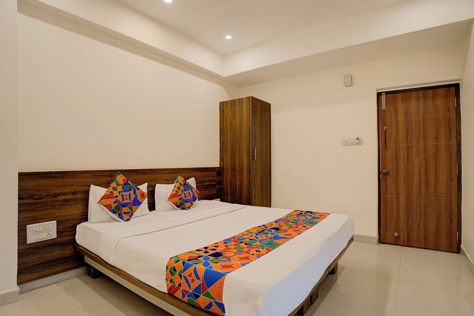 Egyptian cotton sheets, premium bedding, in-room safe, free WiFi