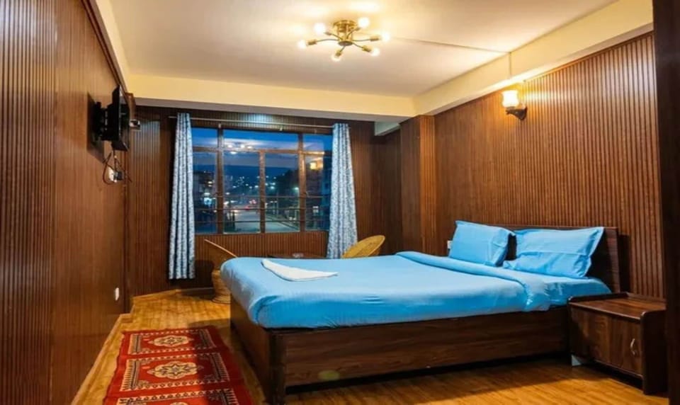 Deluxe Room | Egyptian cotton sheets, premium bedding, in-room safe, free WiFi