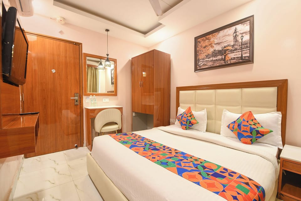 Egyptian cotton sheets, premium bedding, in-room safe, free WiFi