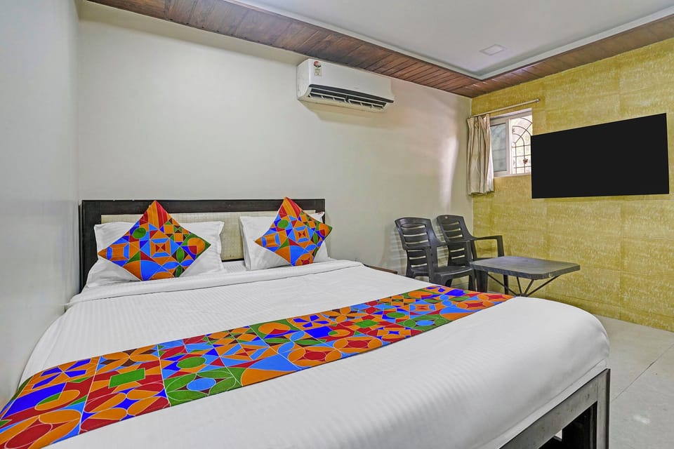Egyptian cotton sheets, premium bedding, in-room safe, free WiFi