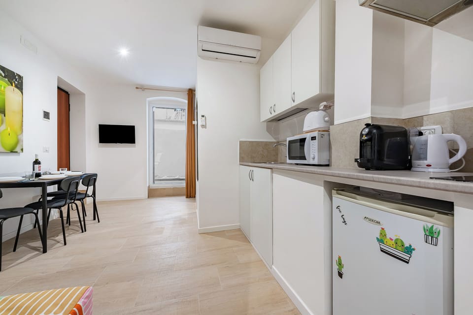 Family Apartment, 1 Bedroom, Air conditioning (Dimora Lucia Bari) | Private kitchen