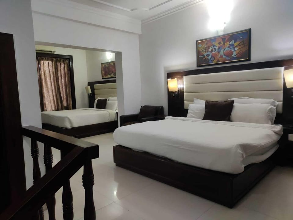 Family Room, Balcony, Mountain View | Iron/ironing board, free WiFi