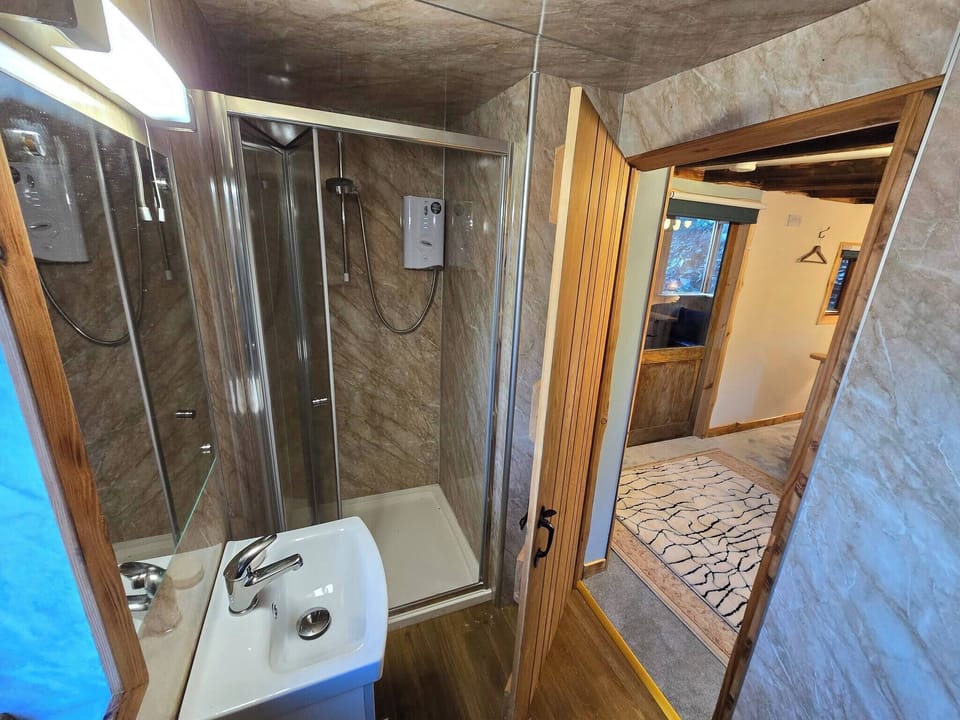Luxury Welsh Wooden Cabin Cabin in Wales