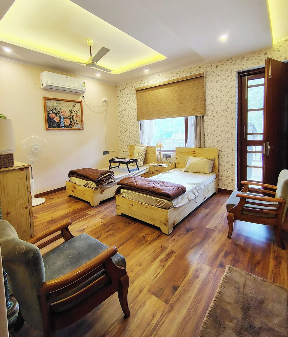 Duplex | Free WiFi