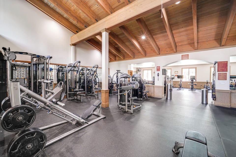 Walk to Gondola: Truckee Retreat w/ Resort Perks! Cottage in Sierra Nevada