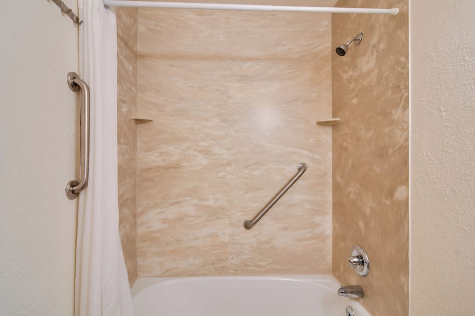 Ski, Soak & Chill! Pool-view Winter Park Condo Apartment in Fraser