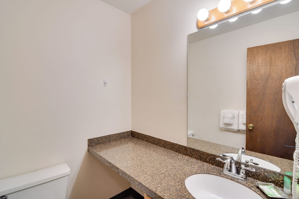 3 Mi to Skiing: Walkable Dtwn Winter Park Condo! Apartment in Fraser