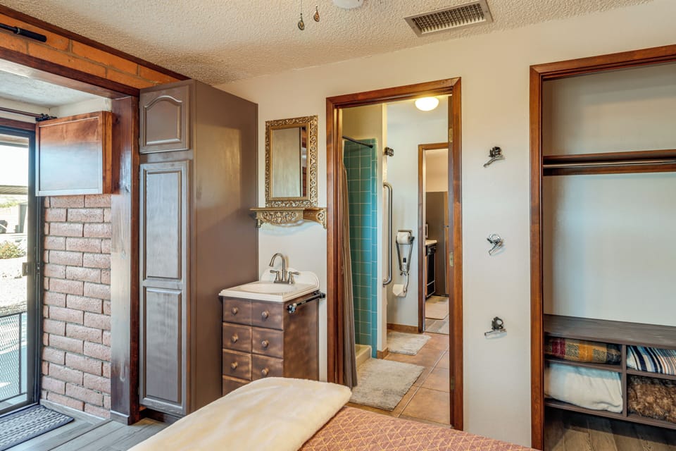 Pool & Patio! 'bike Haüs' By Catalina Mtn Trails Cottage in Tanque Verde