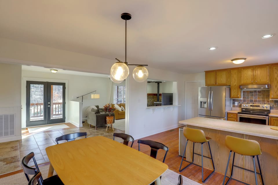 House (5 Bedrooms) | Interior