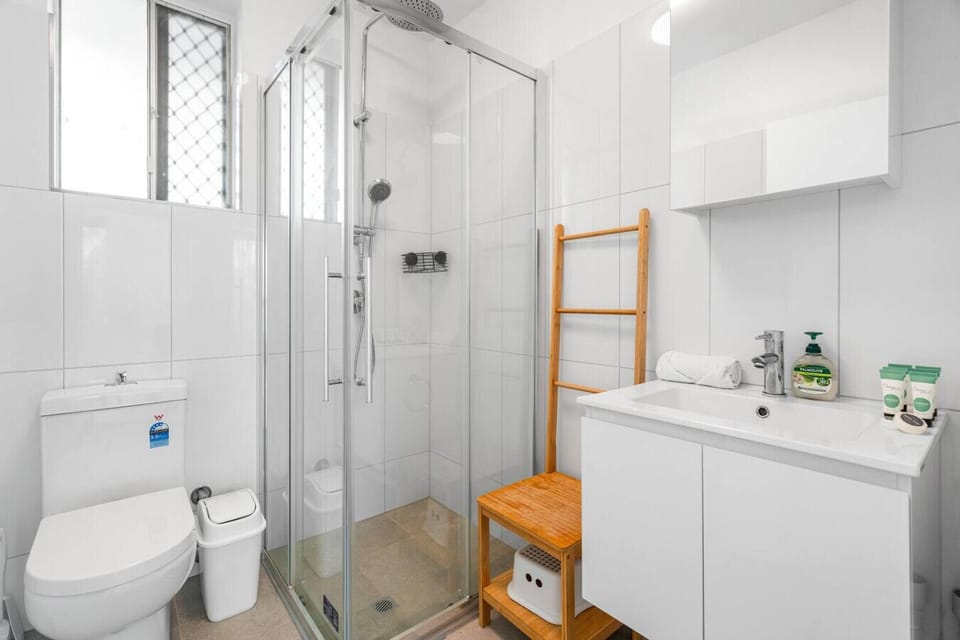 Zen Crescent Sanctuary Cozy - Modern - Unique Apartment in Darwin