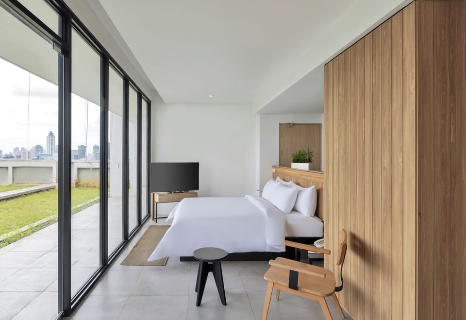 Junior Suite | Premium bedding, iron/ironing board, rollaway beds, free WiFi