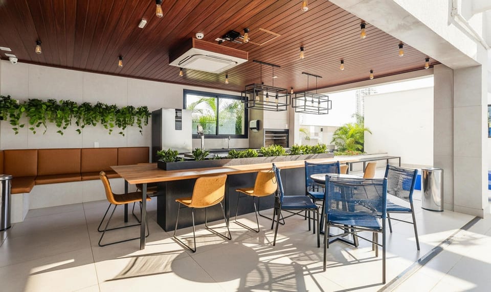 Basic Apartment | Dining