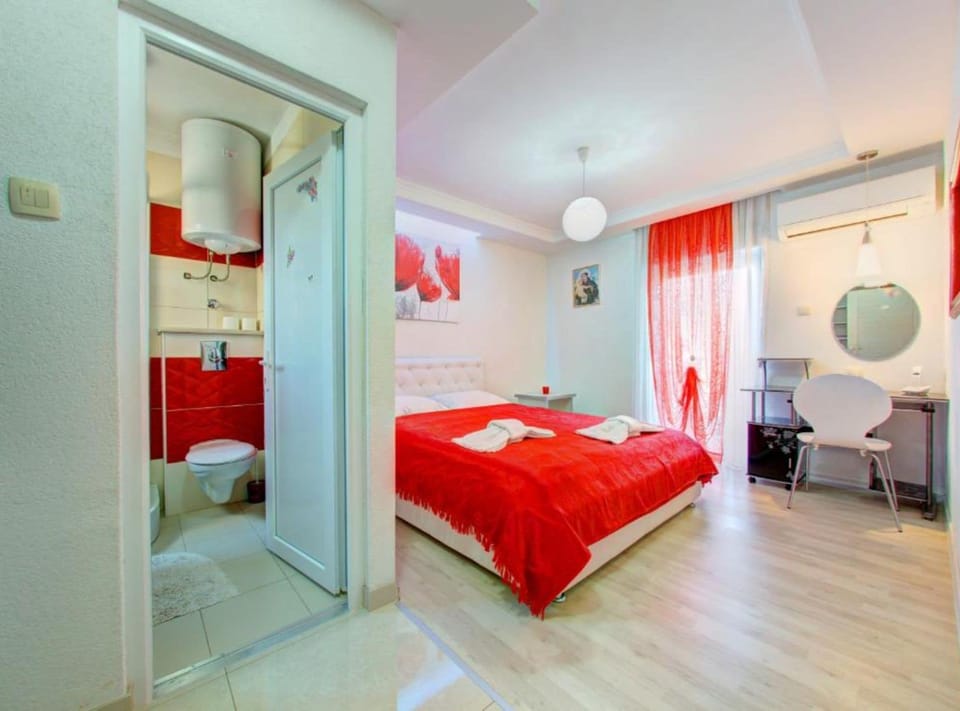Twin Room (Delux Double bed room with Balcony) | 6 bedrooms