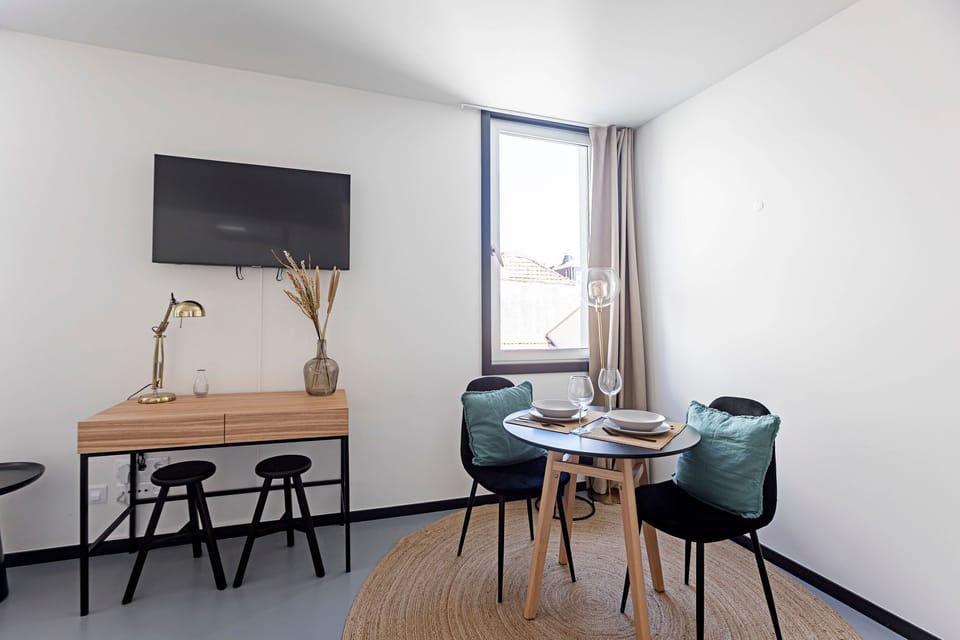 Studio | In-room dining