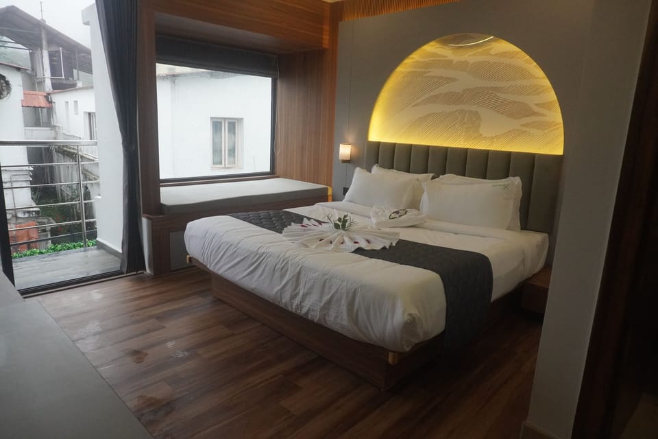 Luxury Single Room, Bay View | Desk, laptop workspace, free WiFi