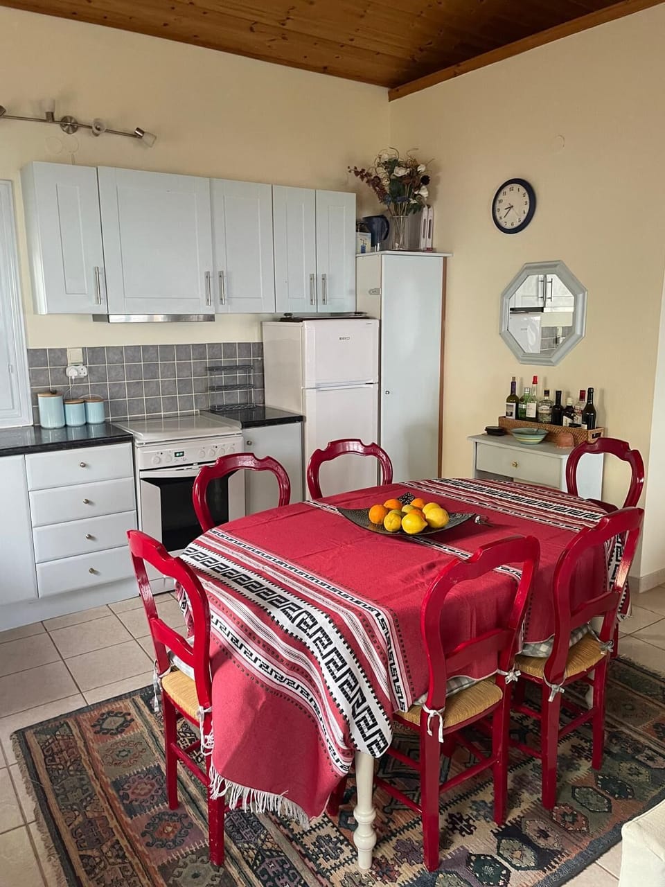 Family Villa, 3 Bedrooms, Mountain View | Private kitchen | Electric kettle
