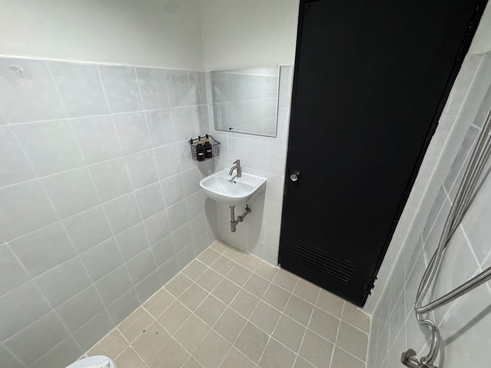 Double Room, 1 King Bed, Balcony | Bathroom | Shower, bidet, towels, soap