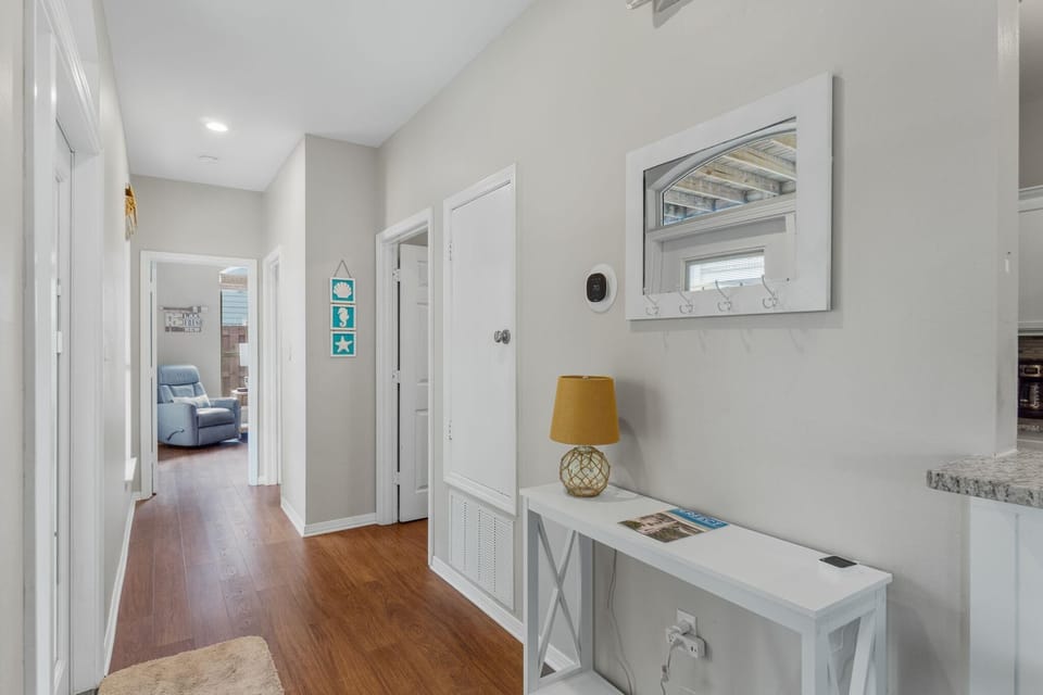 House, Multiple Beds (Flamingo Cove) | Interior