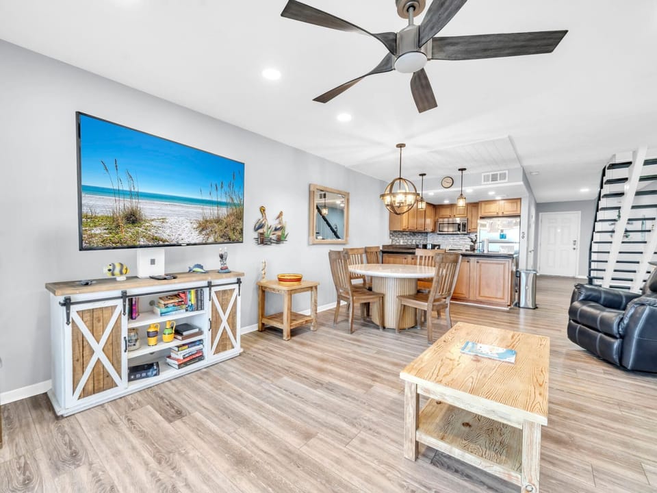 House, Multiple Beds (Surfs Up) | Interior