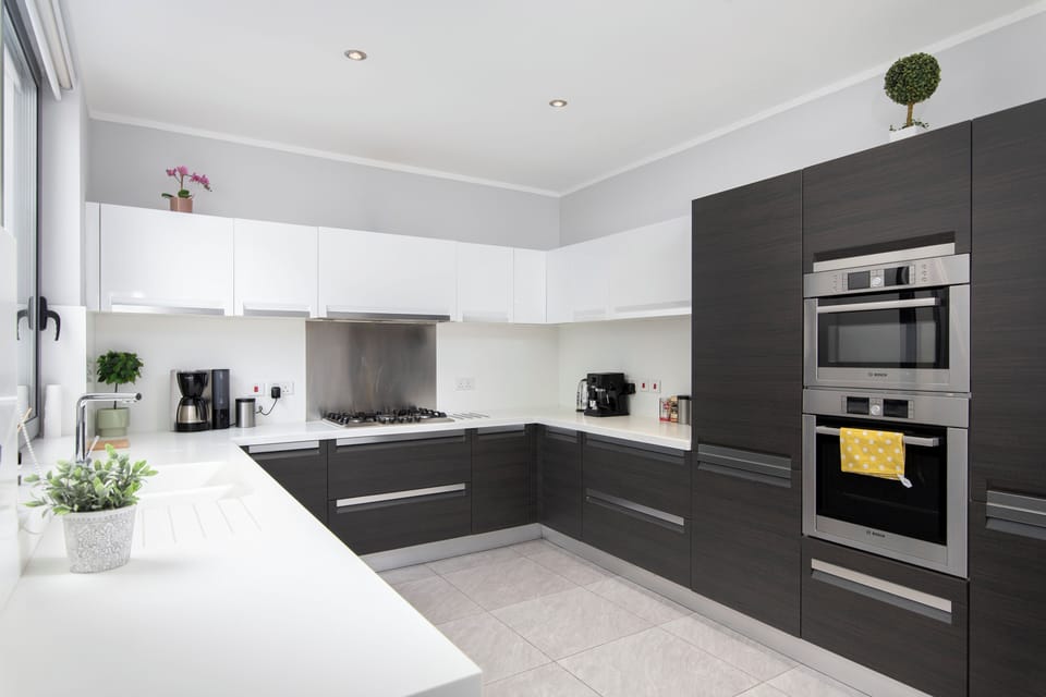 Penthouse, 3 Bedrooms, Kitchen, City View | Private kitchen