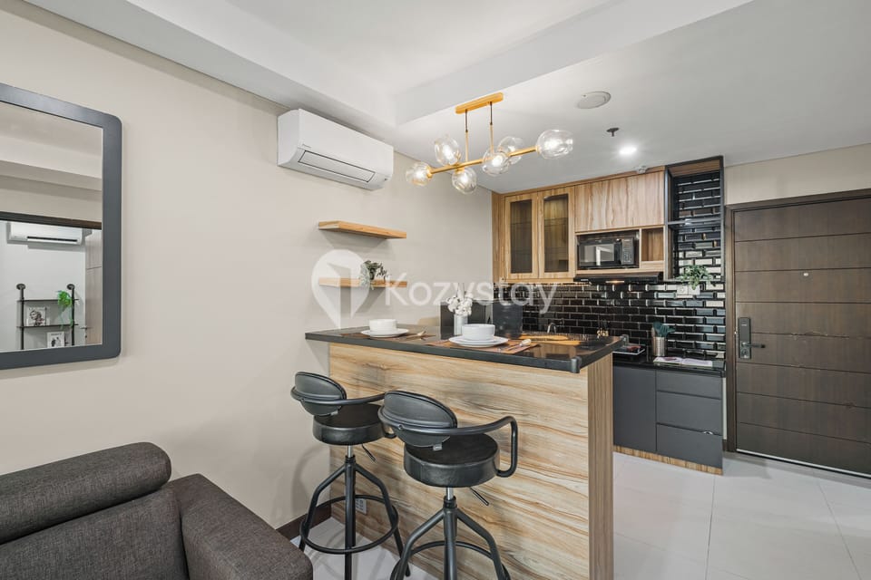 Apartment, 1 Bedroom, City View | Dining room