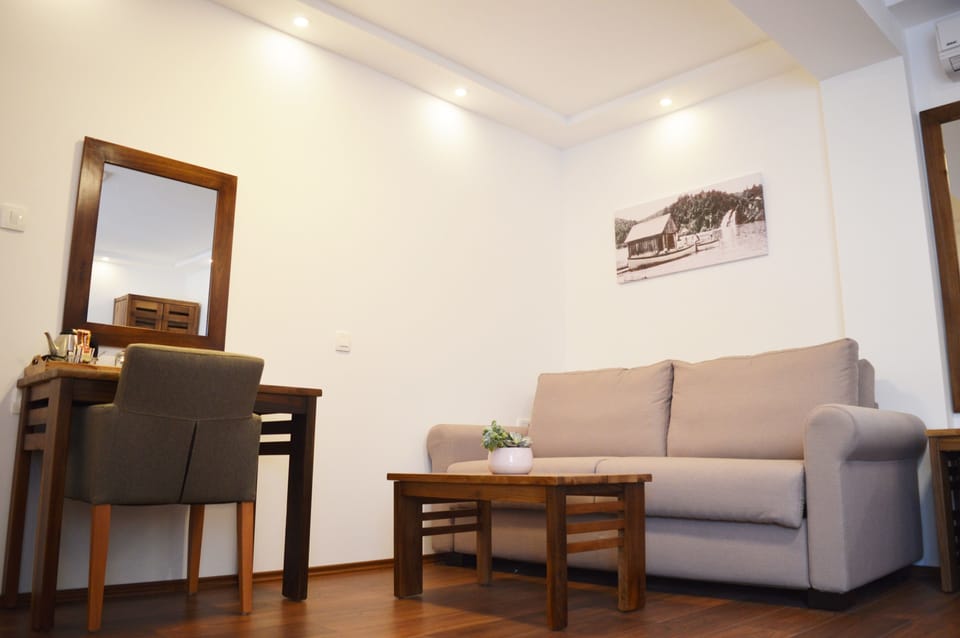 Comfort Double Room, 1 Bedroom, Annex Building | Memory foam beds, desk, laptop workspace, cribs/infant beds