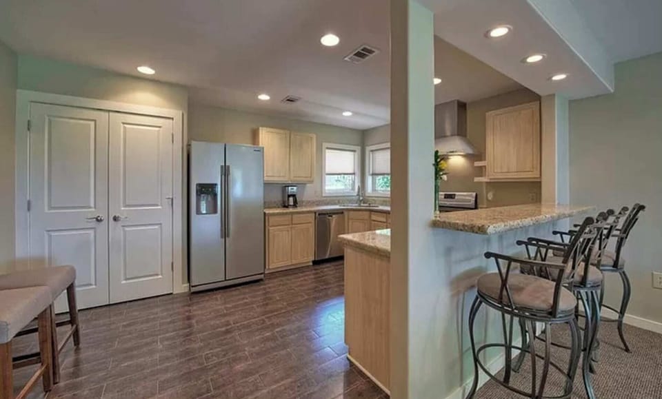 House, Multiple Beds, Hot Tub (Lake Buchanan Grand Retreat) | Private kitchen | Toaster, dining tables