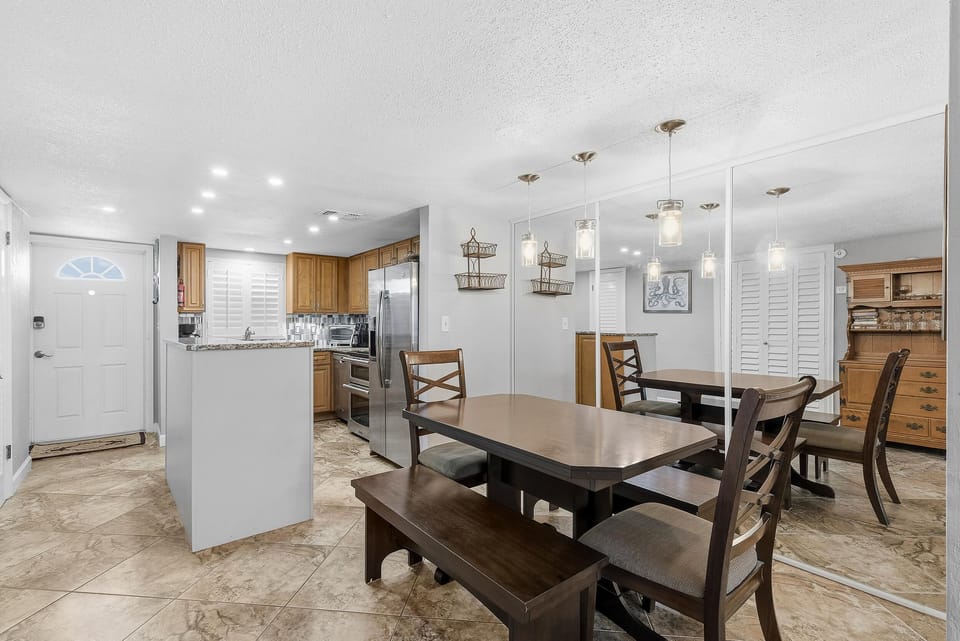 Condo, Multiple Beds (Zodiac 4) | Dining