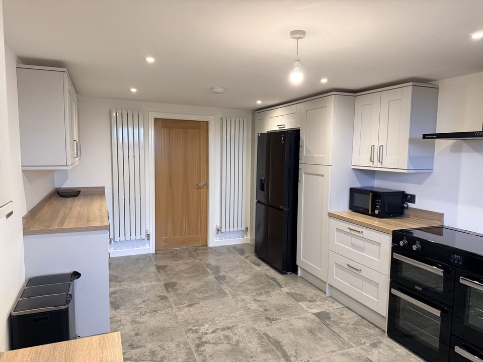 Dishwasher, cookware/dishes/utensils