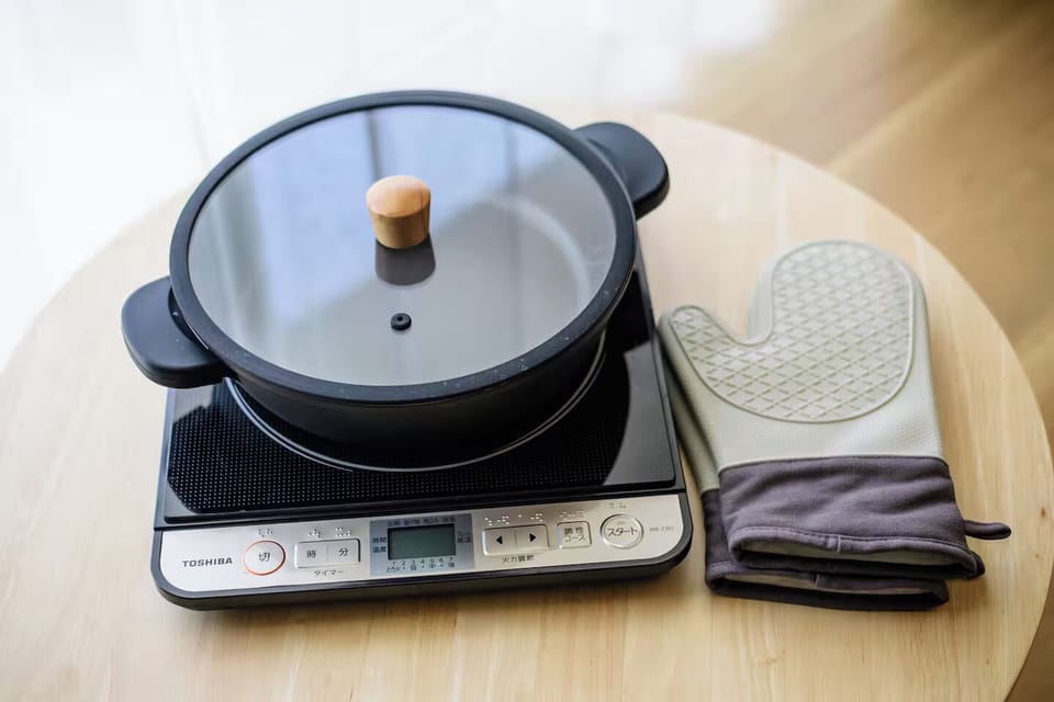 Full-size fridge, microwave, stovetop, electric kettle