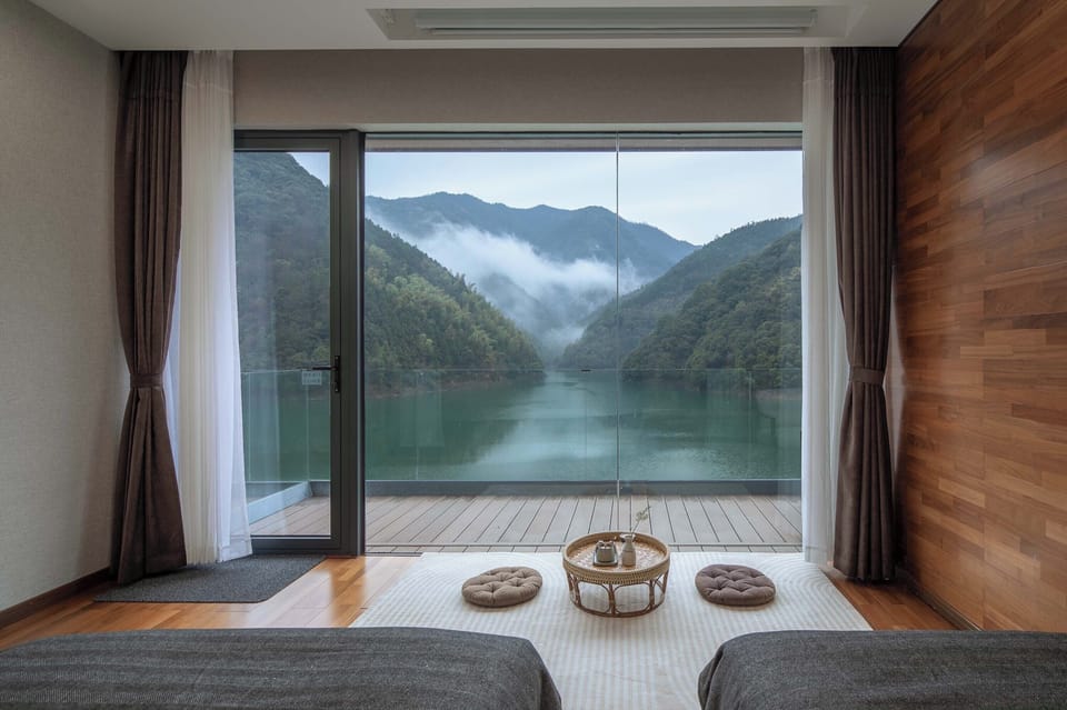 Standard Twin Room | Blackout drapes, free cribs/infant beds, rollaway beds, free WiFi