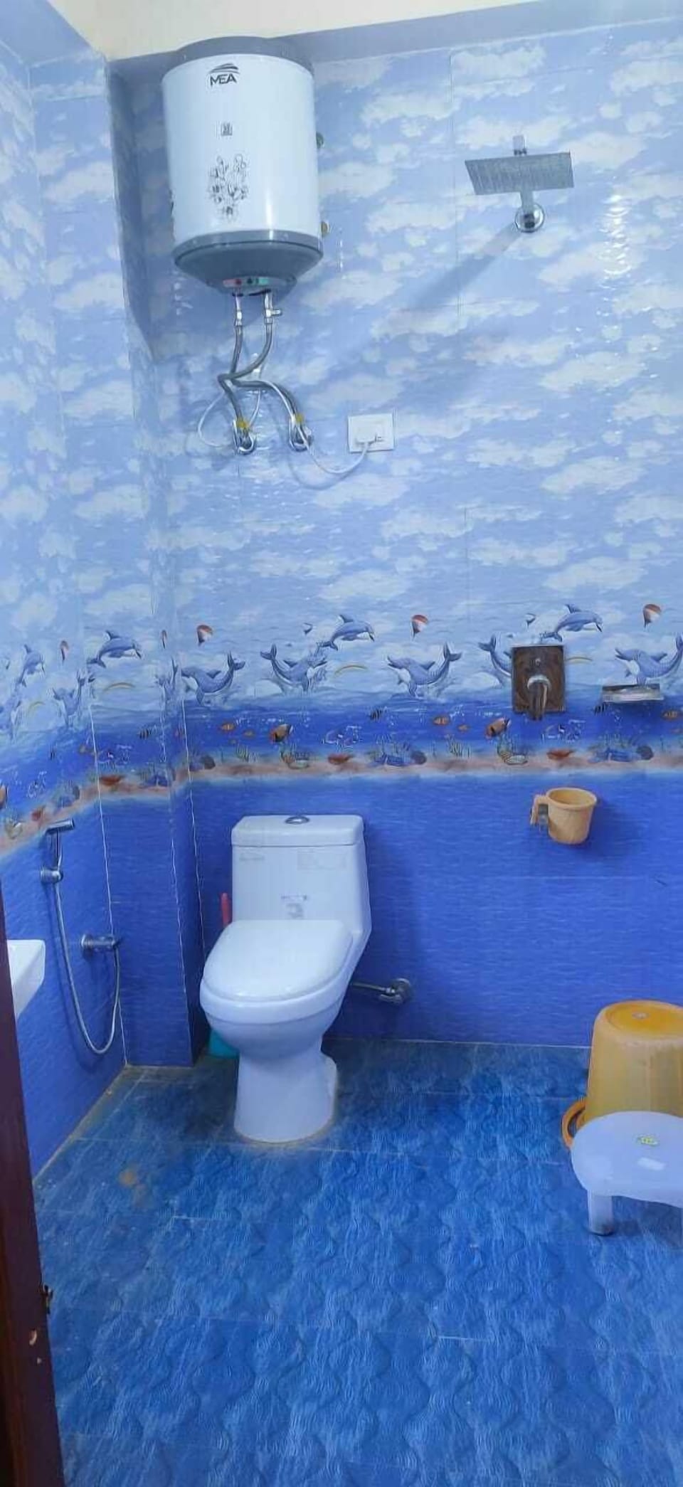 Deluxe Room | Bathroom | Shower, free toiletries, towels, soap