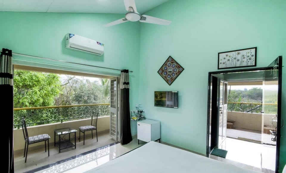 Green Living Villa Upper Floor | Blackout drapes, soundproofing, iron/ironing board, free WiFi