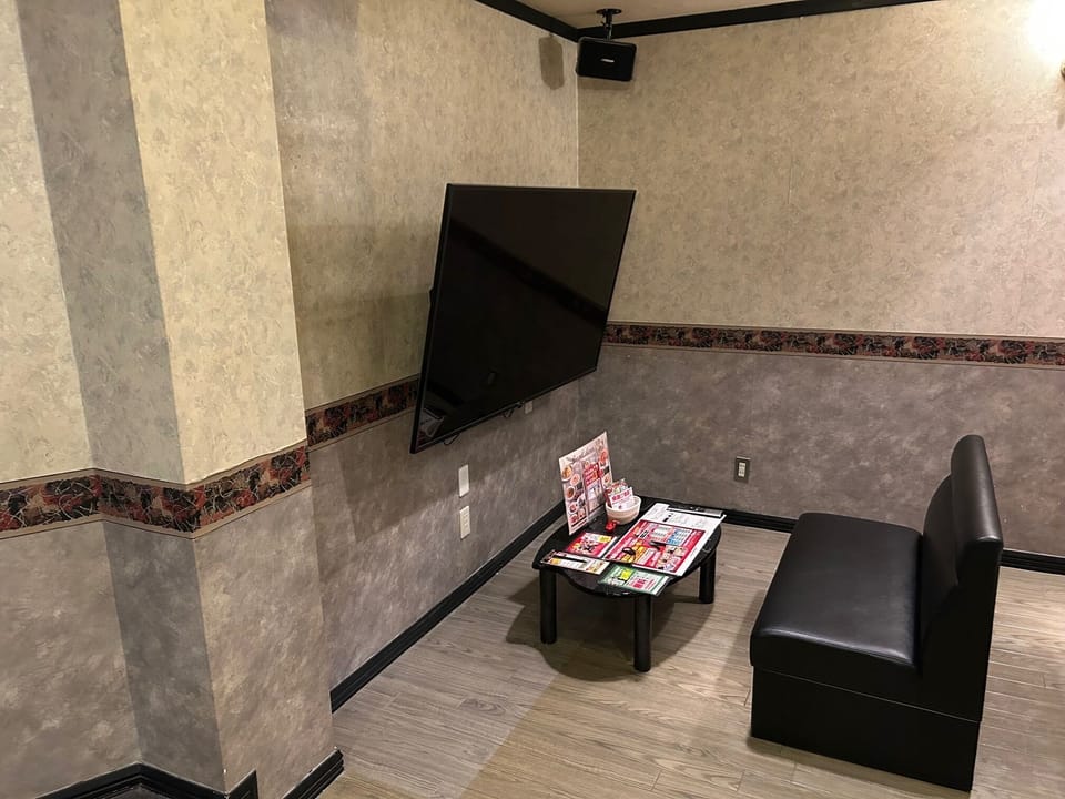 Room | Living area | TV