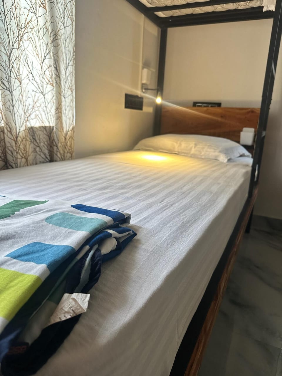 Basic Double Room, Balcony, Beach View | Living area