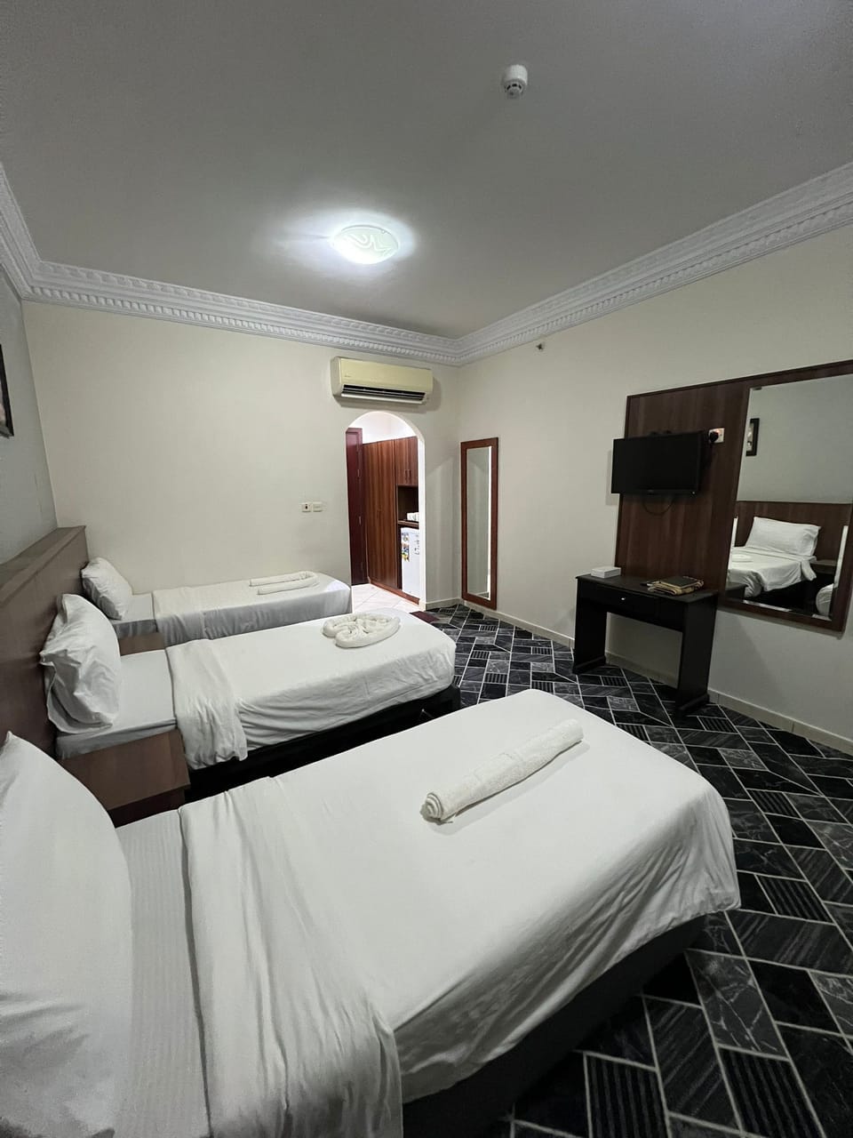 Deluxe Triple Room | Minibar, free WiFi, bed sheets