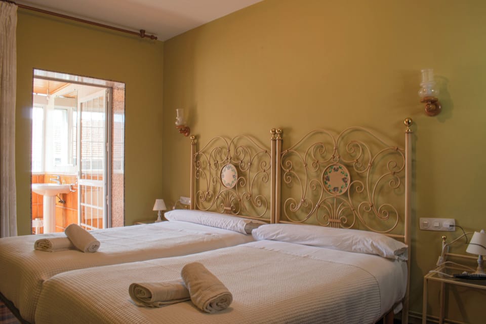 Standard Twin Room | Free WiFi
