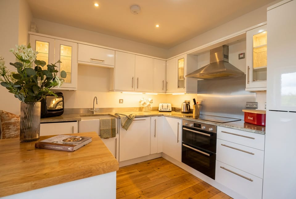 House, 3 Bedrooms, Accessible, Smoking | Private kitchen