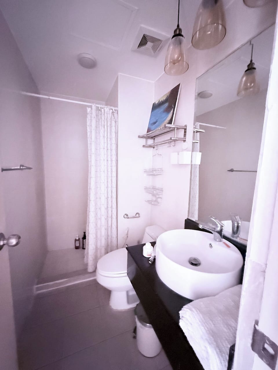 Luxurious Taguig Apartment With Private Pool and Central AC Apartment in Makati