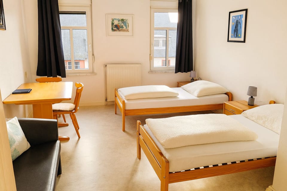 City Twin Room | Free WiFi