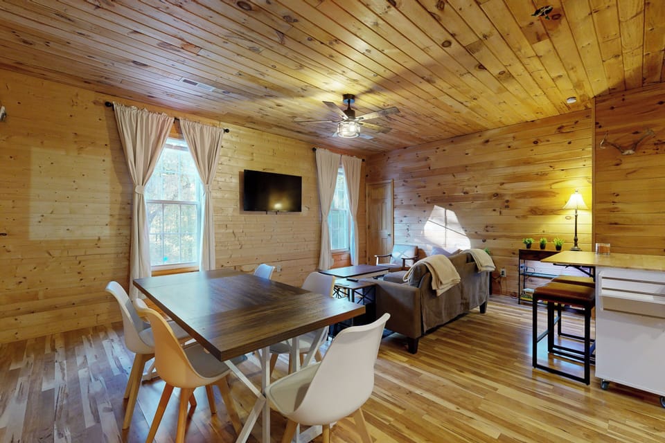 House (2 Bedrooms) | Interior