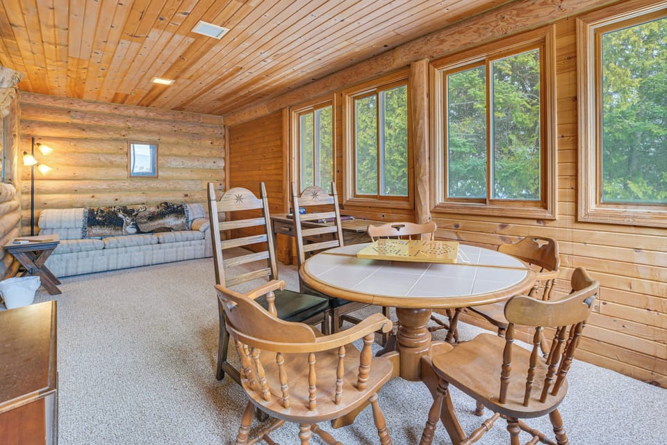 House (4 Bedrooms) | Interior