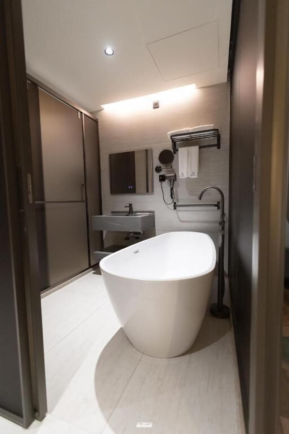 Double Room | Bathroom | Slippers